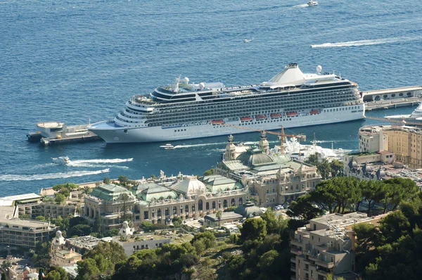 Big cruise ship docked in Monaco — Stock Photo, Image