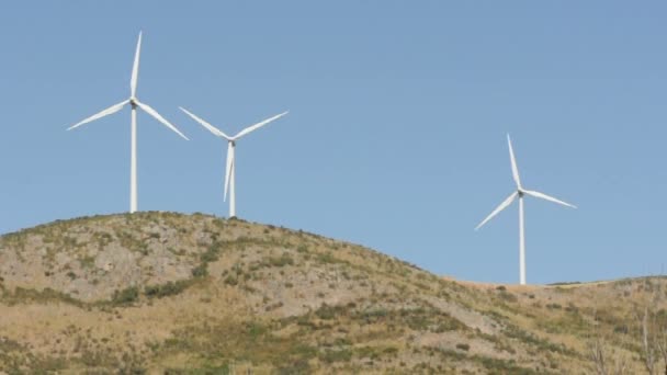 Wind generators on the top of the mountain — Stock Video