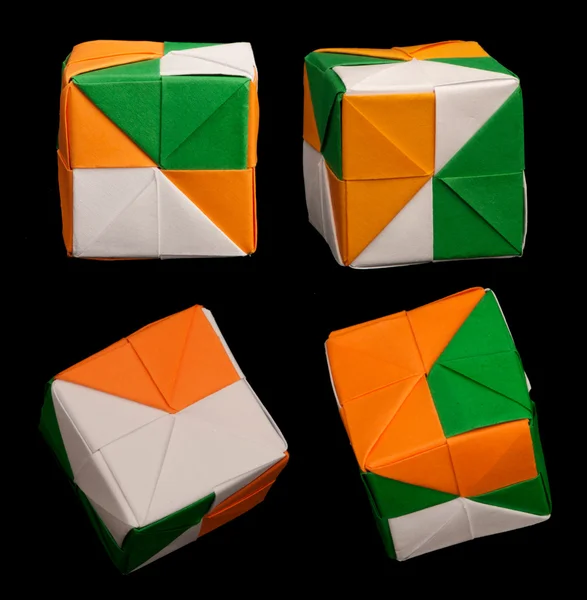 Бумажные кубики в стиле оригами . — стоковое фото