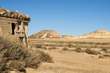 Bozkırdaki Küçük Ev