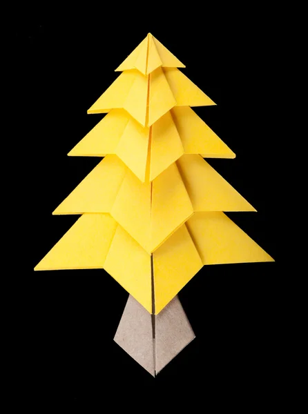 Żółty Boże Narodzenie drzewo czarno na białym tle — Zdjęcie stockowe