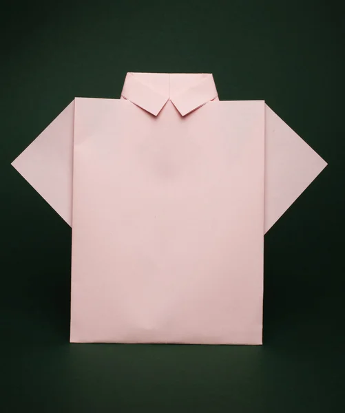 Carta isolata fatta camicia rosa — Foto Stock