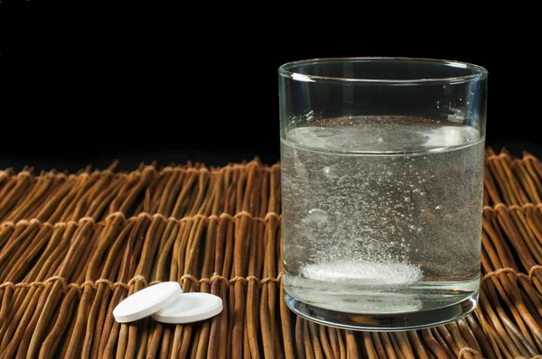 Vodě rozpustného aspirinu — Stock fotografie