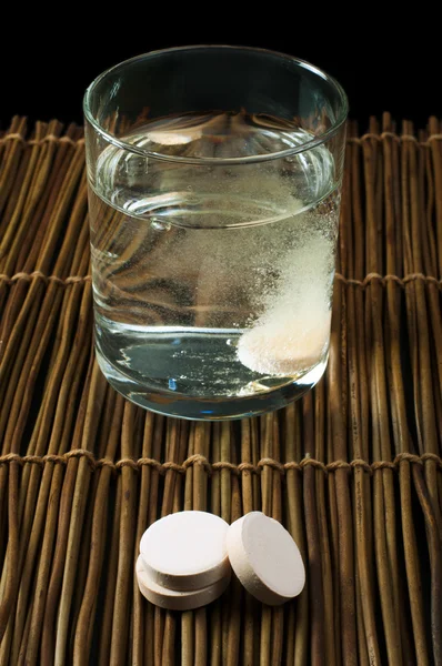 Oplosbaar in water aspirine — Stockfoto