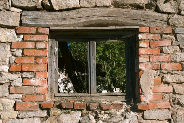 Gamla förstörda hus — Stockfoto