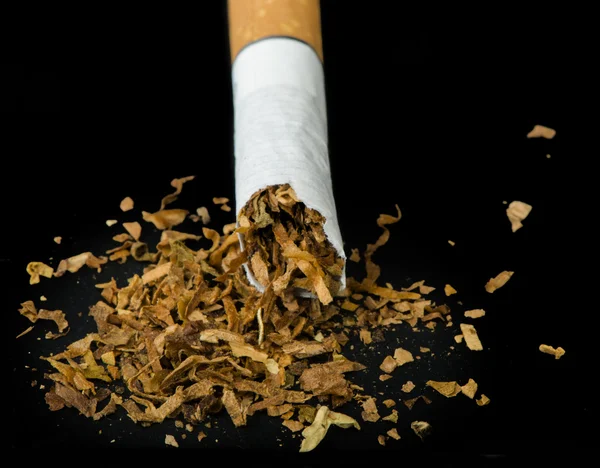 Skrynkliga cigarett — Stockfoto