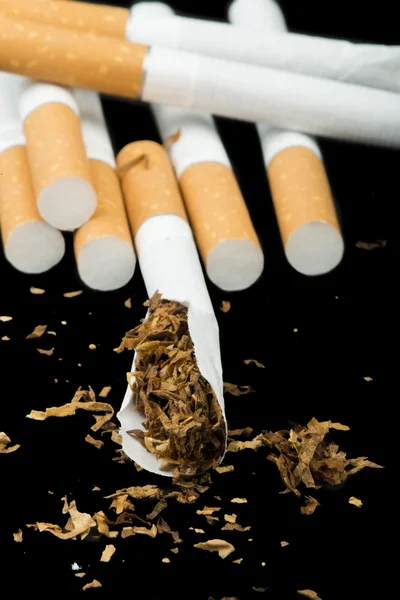 Zmačkané cigarety — Stock fotografie