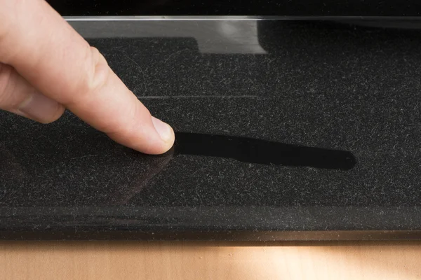 mobilya üzerinde toz