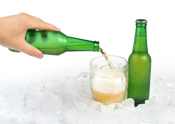 Fles bier en bier mok — Stockfoto