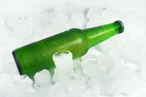 Grüne Flasche Bier — Stockfoto