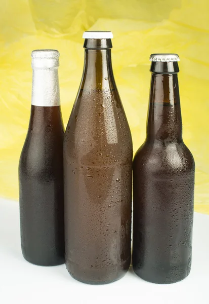 Braune Bierflaschen isoliert — Stockfoto