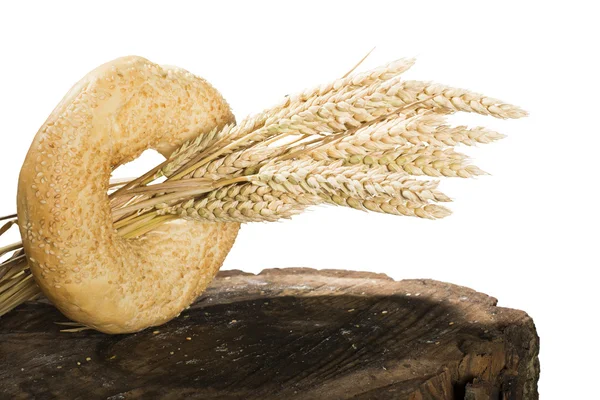 Белый изолированный хлеб — стоковое фото