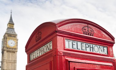 Big ben ve kırmızı telefon kabini