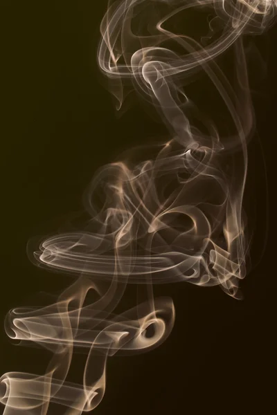 Rauch auf schwarzem Hintergrund. — Stockfoto