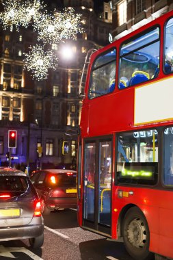 Londra şehir kırmızı otobüs