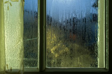 maanlicht door het raam
