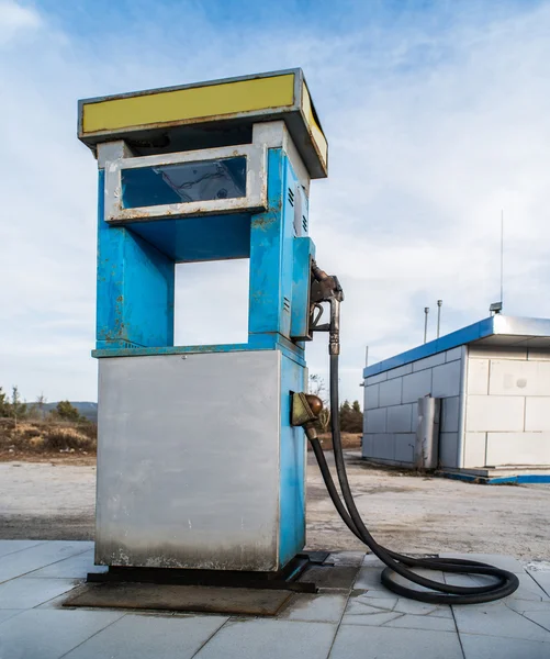 Vecchia pompa di gas — Foto Stock