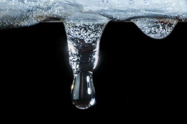 Ghiaccioli e gocce d'acqua — Foto Stock