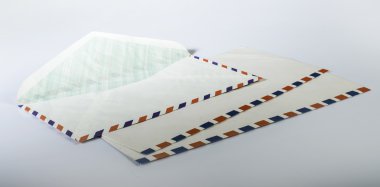 beyaz zemin üzerinde Vintage zarf. 