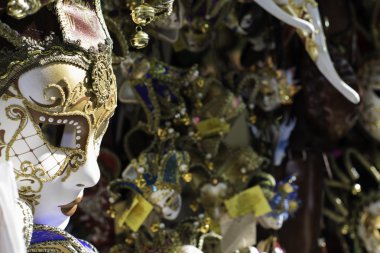 Venedik Karnavalı maskeleri
