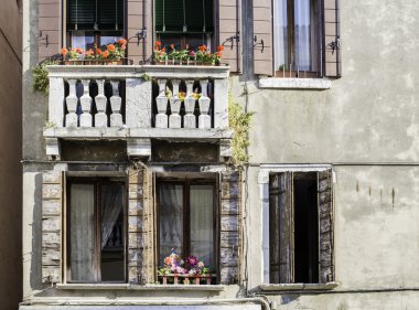 çiçekler ile Venedik windows