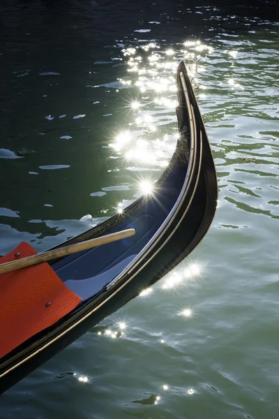 Antica gondola a Venezia — Foto Stock