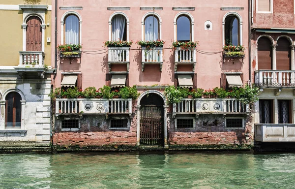 Antichi edifici a Venezia — Foto Stock