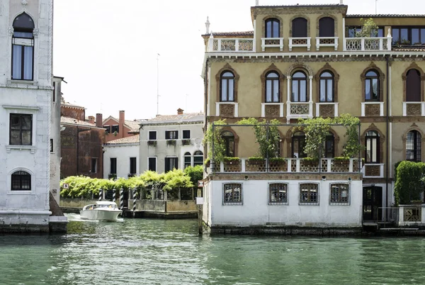 Starých budov v Benátkách — Stock fotografie