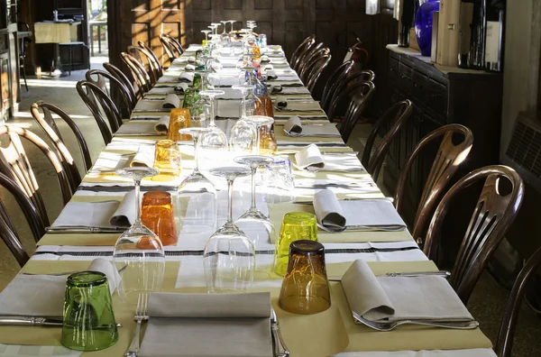 Mesa en un restaurante italiano —  Fotos de Stock