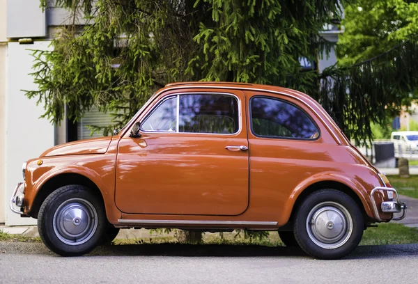 Liten vintage italienska bil fiat abarth — Stockfoto