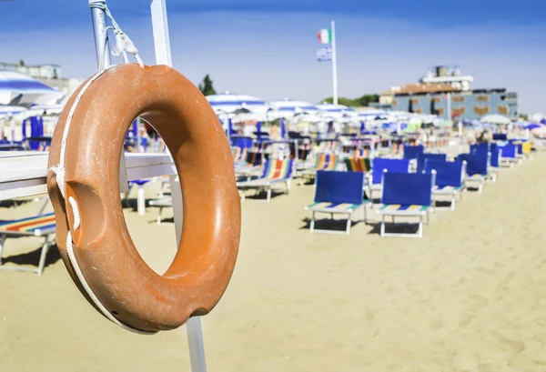 Veiligheidsuitrusting op het strand — Stockfoto