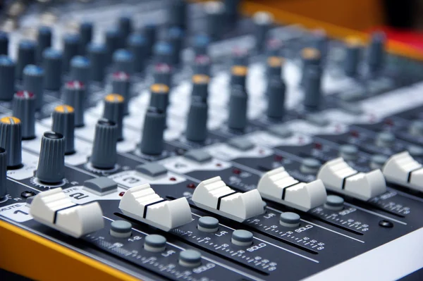 ses karıştırıcı