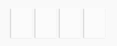 Çerçeve modeli 5x7, 50x70, A4, A3, A2, A1. Dört tane ince beyaz çerçeve. Galeri duvarı maketi, 4 kare set. Temiz, modern, minimalist, parlak. Portre. Dikey.