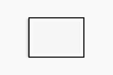 Yatay çerçeve modeli 7: 5, 70x50, A4, A3, A2, A1 manzarası. Tek siyah çerçeve modeli. Temiz, modern, minimalist, parlak. Passepartout / mat açılışı 3: 2 çerçeve oranı.