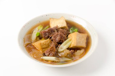 Gyusuji Nikomi (Güveçte biftek tendonu), Japon yemeği.