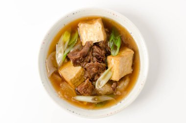 Gyusuji Nikomi (Güveçte biftek tendonu), Japon yemeği.