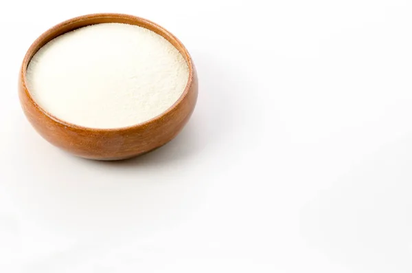 Odtłuszczone Mleko Proszku Drewnianej Okrągłej Misce Białym Tle — Zdjęcie stockowe