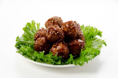 Tatlı ve ekşi soslu köfte.