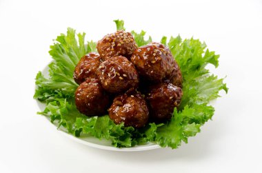 Tatlı ve ekşi soslu köfte.