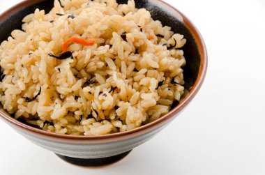 Kufajuicy (Okinawa usulü pilav), Okinawa mutfağı, Japon yemeği, pirinç Hijiki deniz yosunu, havuç ve domuz suyu karışımı..