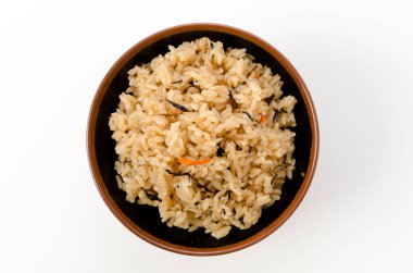 Kufajuicy (Okinawa usulü pilav), Okinawa mutfağı, Japon yemeği, pirinç Hijiki deniz yosunu, havuç ve domuz suyu karışımı..