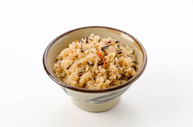 Kufajuicy (Okinawa usulü pilav), Okinawa mutfağı, Japon yemeği, pirinç Hijiki deniz yosunu, havuç ve domuz suyu karışımı..