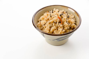 Kufajuicy (Okinawa usulü pilav), Okinawa mutfağı, Japon yemeği, pirinç Hijiki deniz yosunu, havuç ve domuz suyu karışımı..