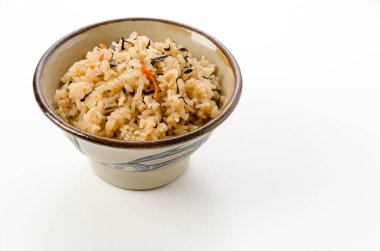 Kufajuicy (Okinawa usulü pilav), Okinawa mutfağı, Japon yemeği, pirinç Hijiki deniz yosunu, havuç ve domuz suyu karışımı..