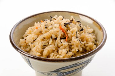 Kufajuicy (Okinawa usulü pilav), Okinawa mutfağı, Japon yemeği, pirinç Hijiki deniz yosunu, havuç ve domuz suyu karışımı..