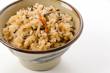 Kufajuicy (Okinawa usulü pilav), Okinawa mutfağı, Japon yemeği, pirinç Hijiki deniz yosunu, havuç ve domuz suyu karışımı..