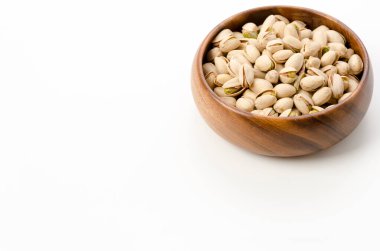 Tahta kasede fıstıklı fıstık