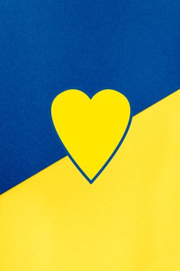 Ukrayna 'nın ulusal renklerinde kalp şeklinde mavi ve sarı köşegen duvar kağıtları.