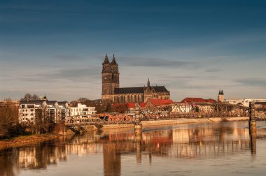 Magdeburg'ın Katedrali, sunrise kış zamanında, Almanya
