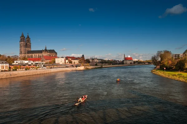 Magdeburg Katedrali'nde nehir elbe, Almanya, sonbahar 2013